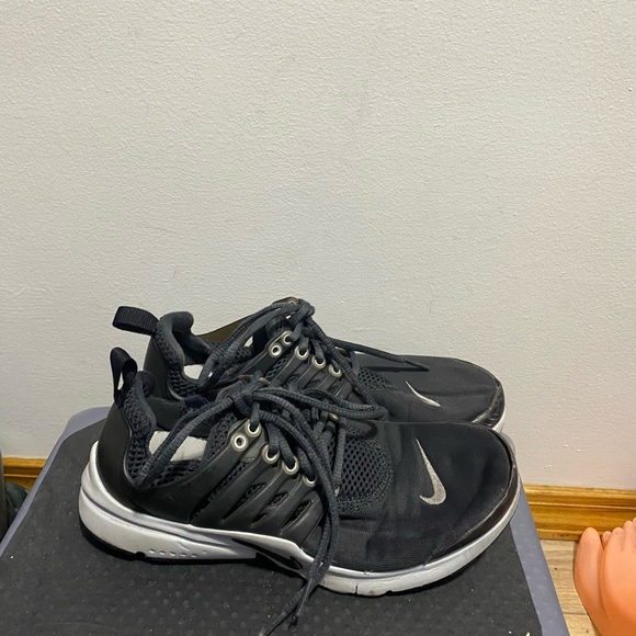 Nike Boys Air Presto 833875-015 Black Running Shoes Sneakers Size 5Y - Picture 1 of 14